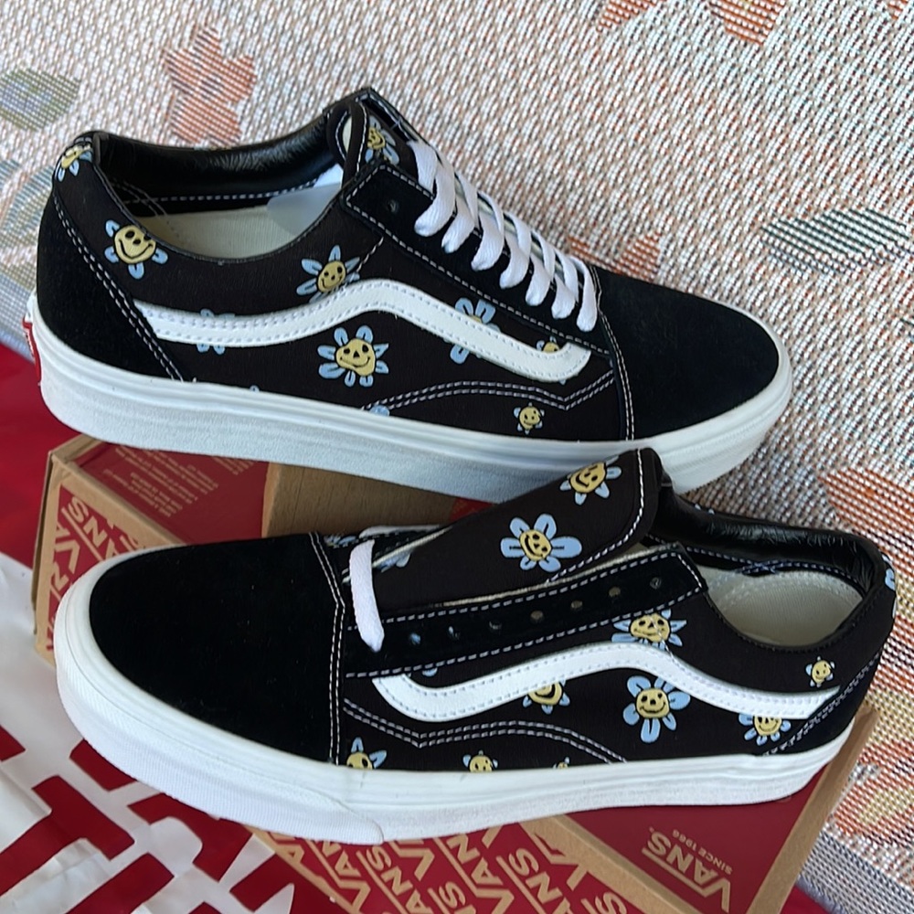 Vans Men’s Old Skool
Trippy Grin Floral Black/
VN0Á5JMIY23
 sneakers - Picture 10 of 16